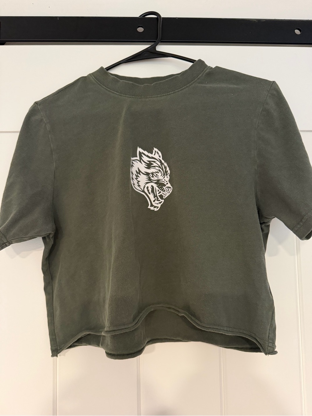 Darc Sport “She” Wolves Cropped Tee - Green